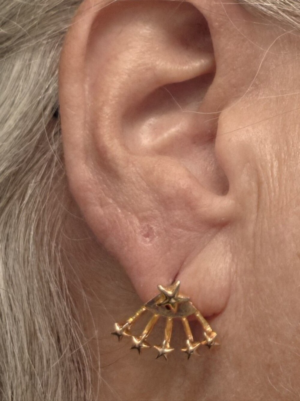 Vintage Gold Tone Starburst Earrings - Picture 4 of 6